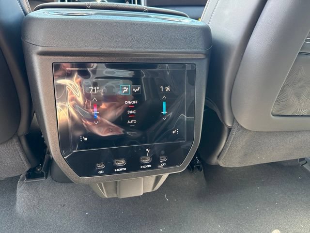 2026 GMC Yukon XL Denali Ultimate - Photo 19