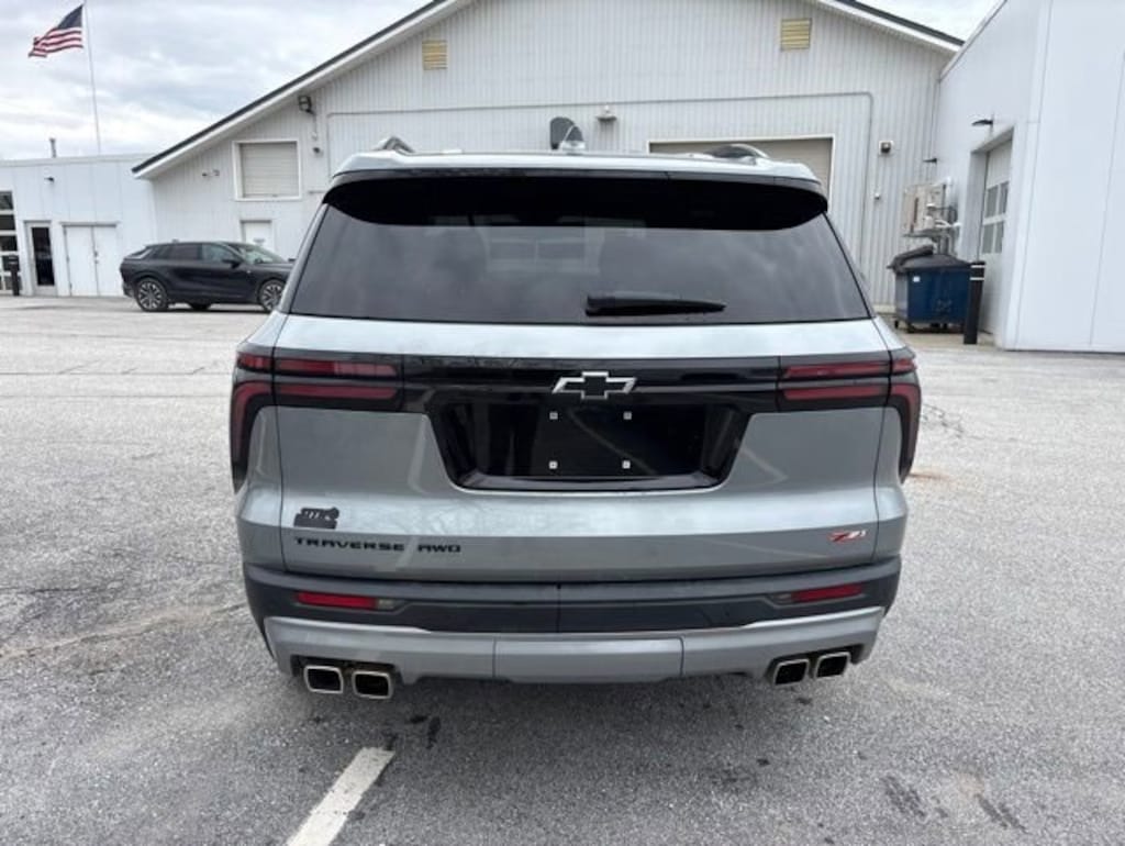 Used 2025 Chevrolet Traverse Z71 SUV