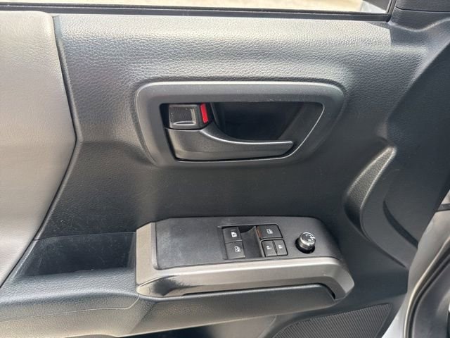 2017 Toyota Tacoma SR5 - Photo 15