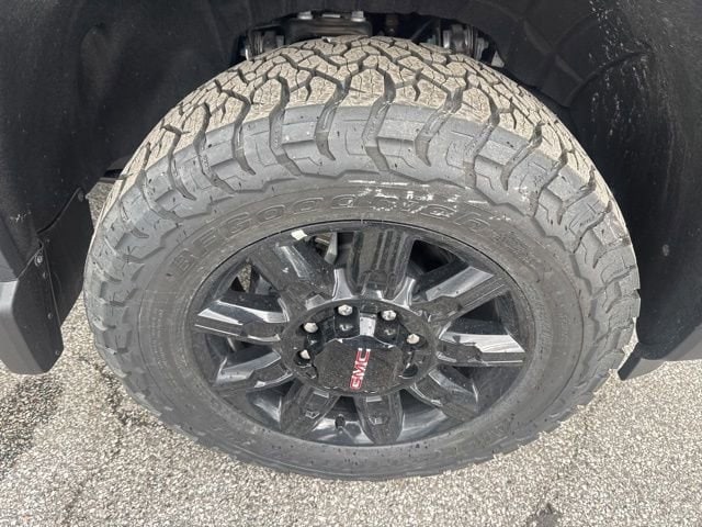 2026 GMC Sierra 3500HD AT4 - Photo 9