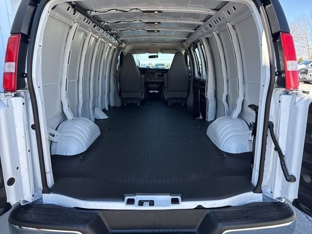 2026 GMC Savana Cargo Work Van - Photo 24