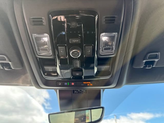 2026 GMC Yukon XL Denali Ultimate - Photo 14