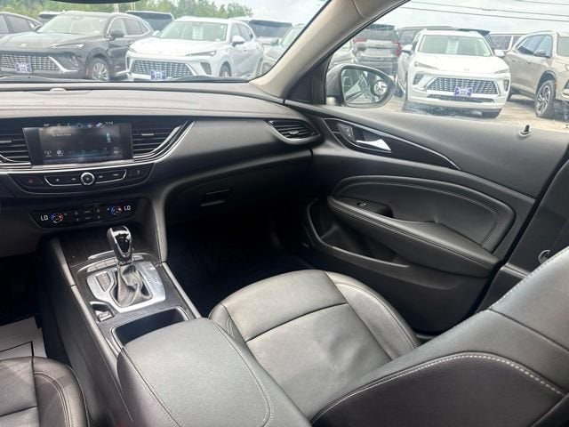 2018 Buick Regal TourX Essence - Photo 25