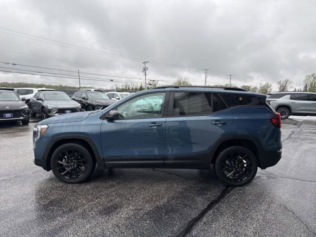Used 2024 GMC Terrain SLE SUV