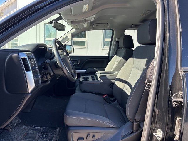 2019 Chevrolet Silverado LT photo 2