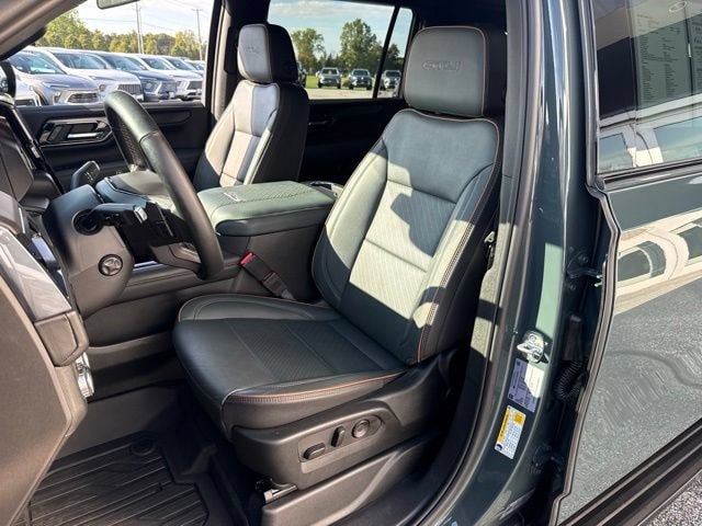 2025 GMC Yukon XL AT4 - Photo 13
