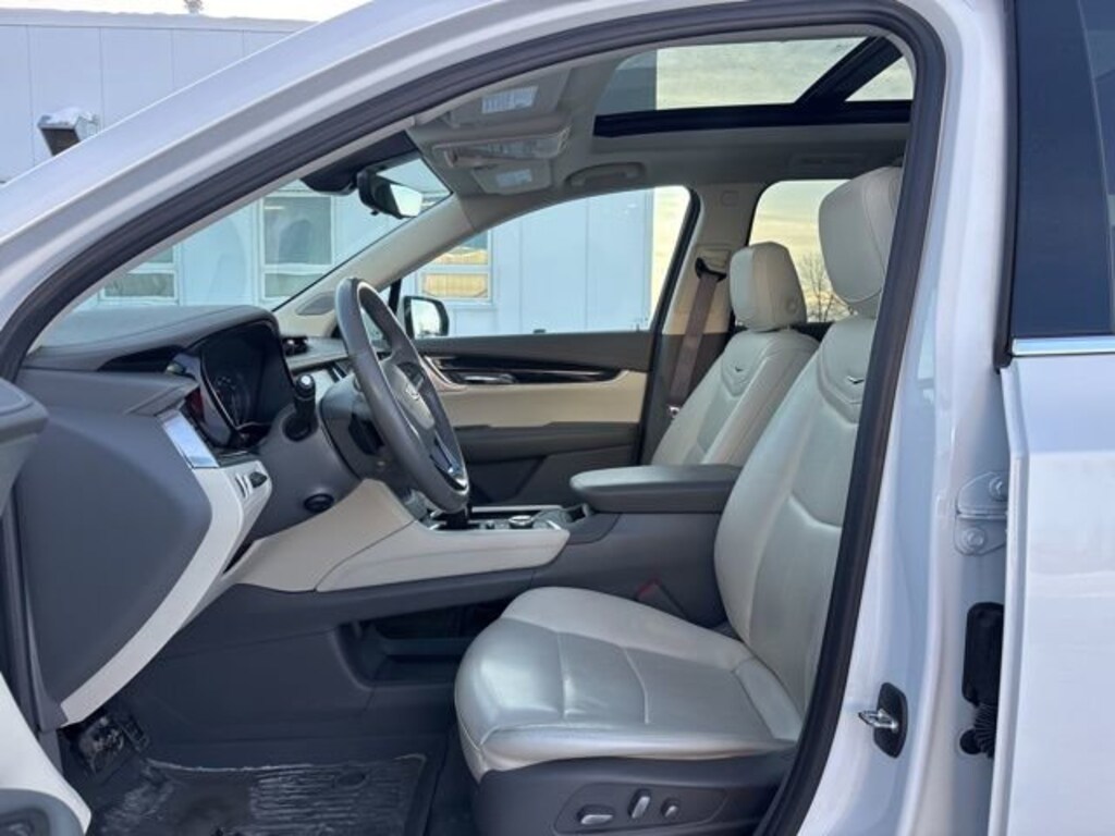 Used 2024 CADILLAC XT6 Premium Luxury SUV