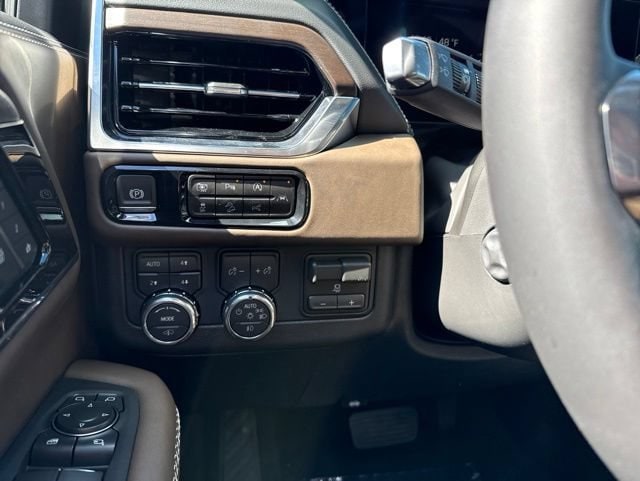 2026 GMC Yukon XL Denali Ultimate - Photo 8