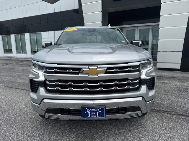 2022 Chevrolet Silverado 1500 LTZ photo 2