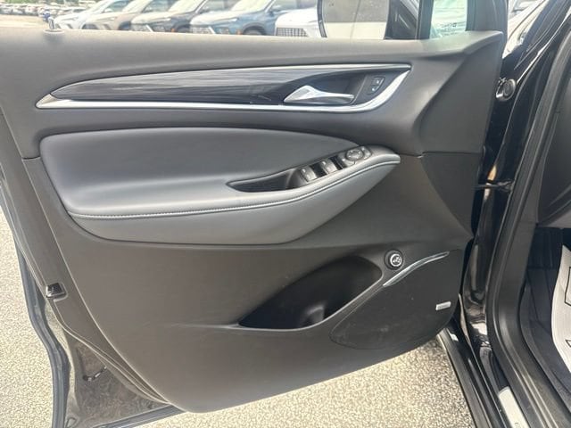 2023 Buick Enclave Essence - Photo 16