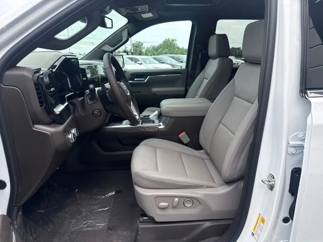 2026 GMC Sierra 1500 SLT - Photo 17