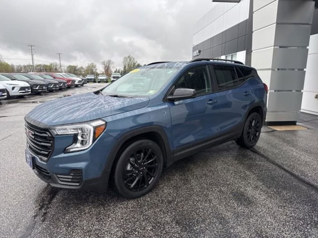 Used 2024 GMC Terrain SLE SUV