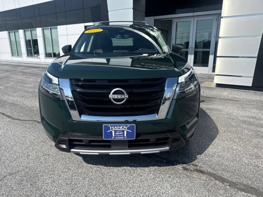 Used 2023 Nissan Pathfinder SL 4WD SUV