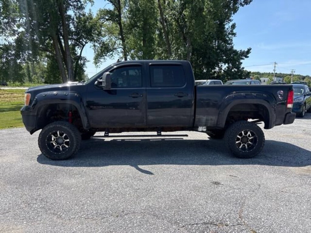 Used 2011 GMC Sierra 2500 HD Denali Truck