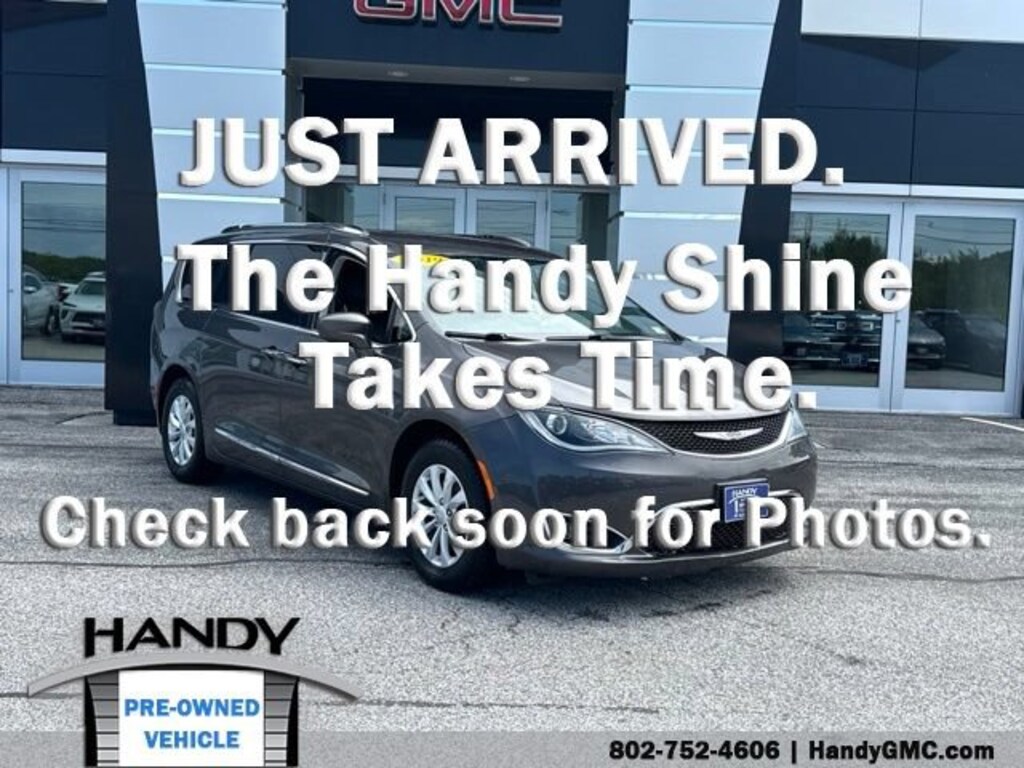 Used 2019 Chrysler Pacifica Touring L Minivan