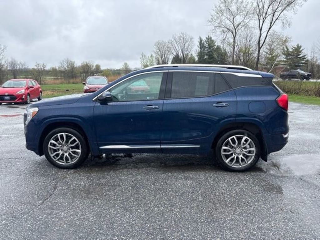 Used 2022 GMC Terrain Denali SUV