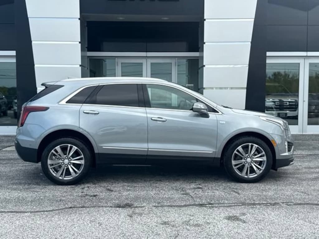 New 2026 CADILLAC XT5 Premium Luxury SUV