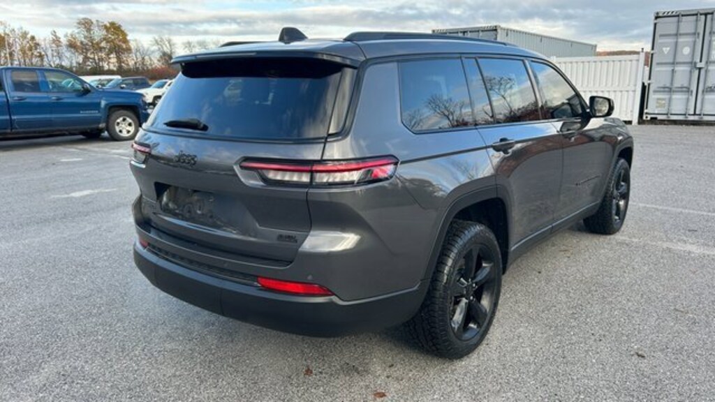 Used 2022 Jeep New Grand Cherokee Laredo SUV