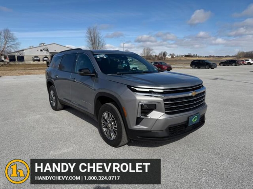 Used 2025 Chevrolet Traverse LT SUV