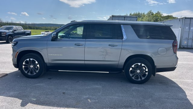 2026 Chevrolet Suburban LS - Photo 7