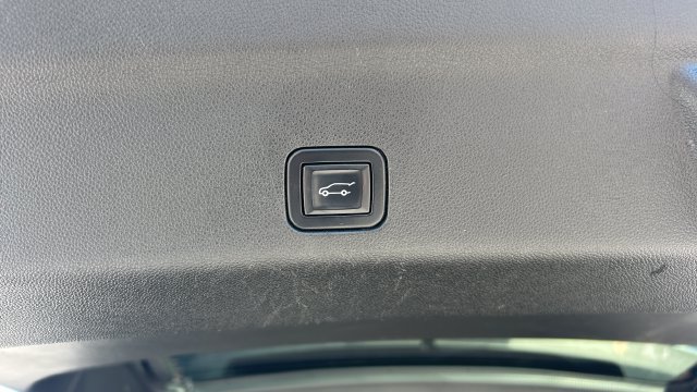 2021 Chevrolet Suburban RST - Photo 11