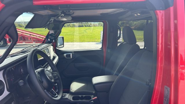 2025 Jeep Wrangler 4-Door Willys - Photo 19