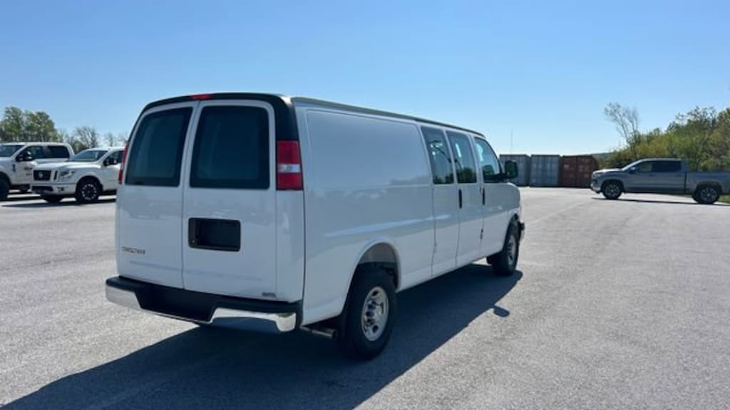 New 2026 Chevrolet Express 3500 Work Van Van Extended Cargo Van