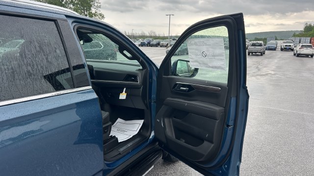 2026 Chevrolet Suburban LT - Photo 48