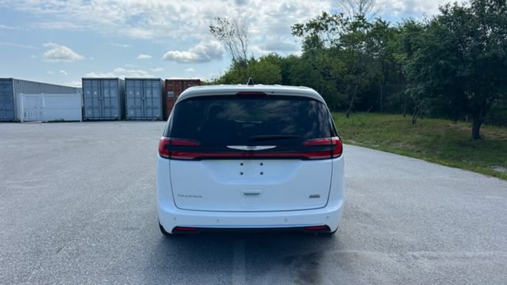 Used 2024 Chrysler Pacifica Touring L Van Passenger Van
