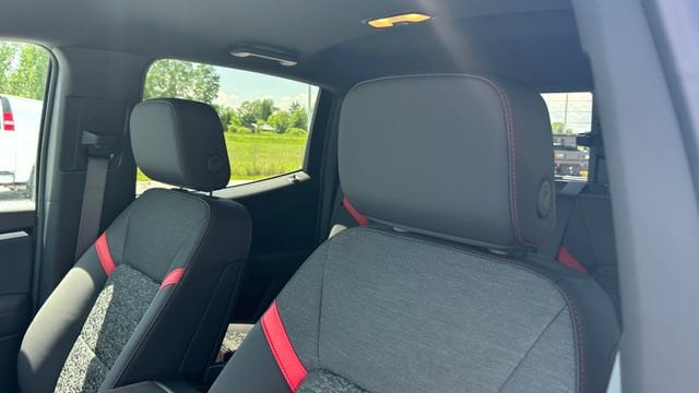 2026 Chevrolet Colorado Z71 - Photo 15