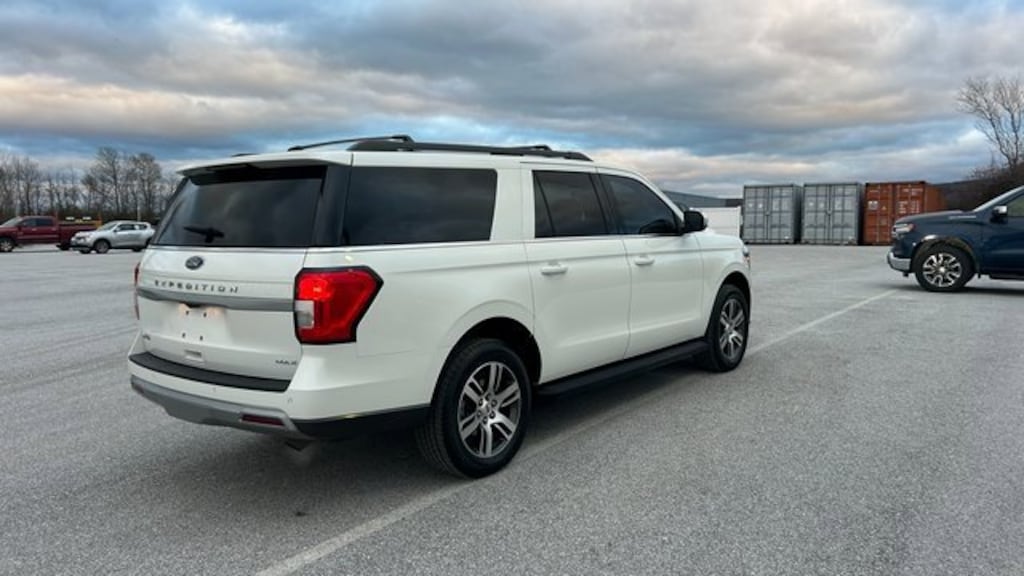 Used 2024 Ford Expedition Max XLT SUV