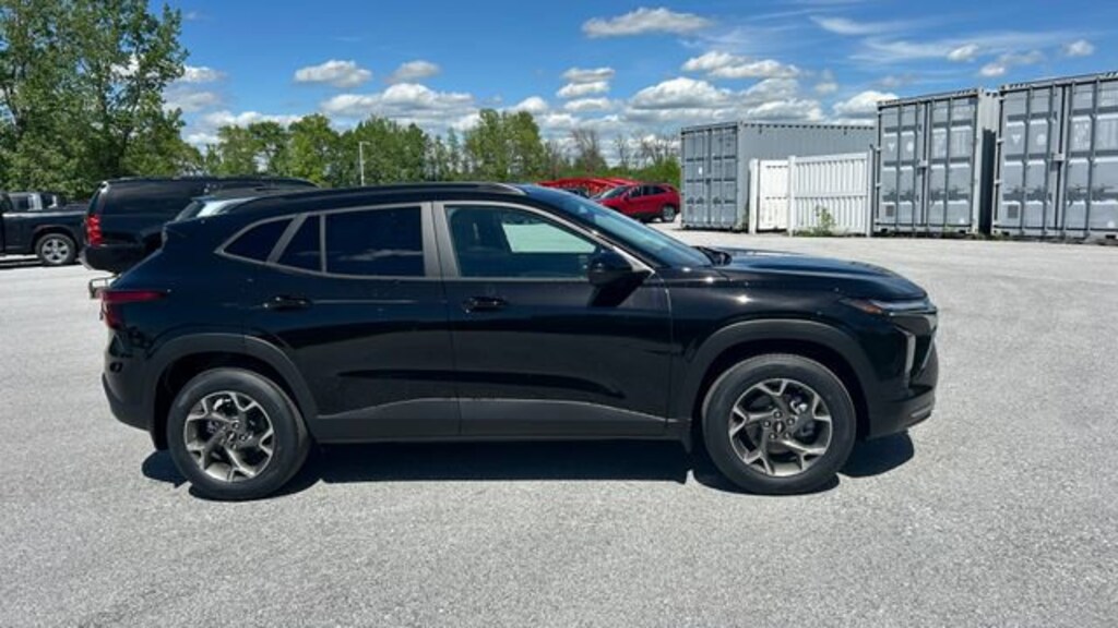 New 2026 Chevrolet Trax LT SUV