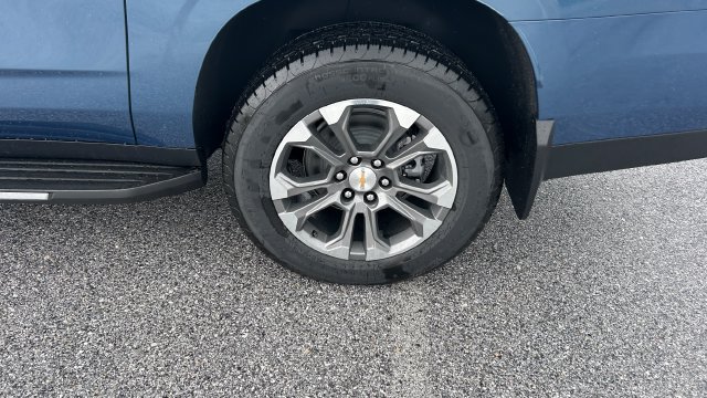 2026 Chevrolet Suburban LT - Photo 10
