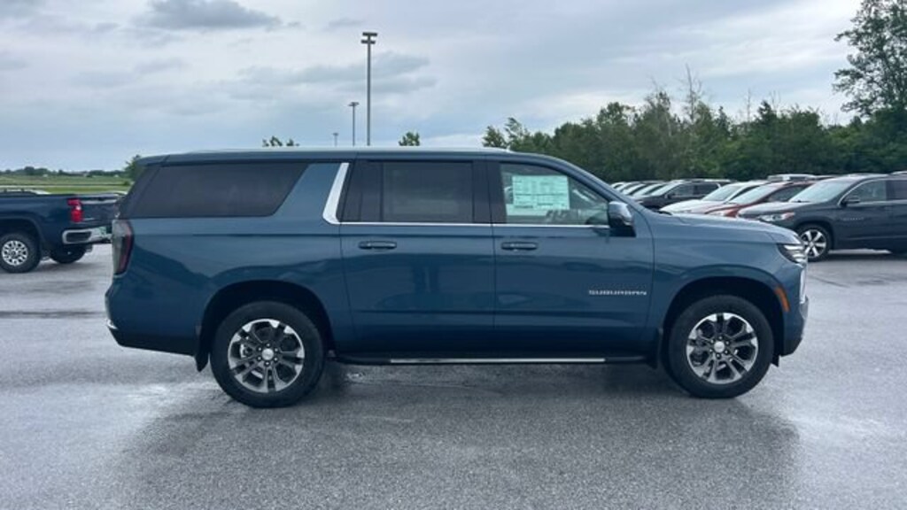 New 2026 Chevrolet Suburban LT SUV