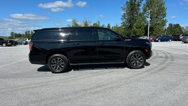 Used 2021 Chevrolet Suburban Z71 with VIN 1GNSKDKD6MR321205 for sale in Saint Albans, VT