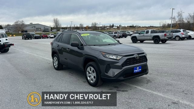 2020 Toyota RAV4 LE's photo
