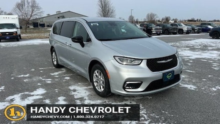 2024 Chrysler Pacifica Touring L Van Passenger Van