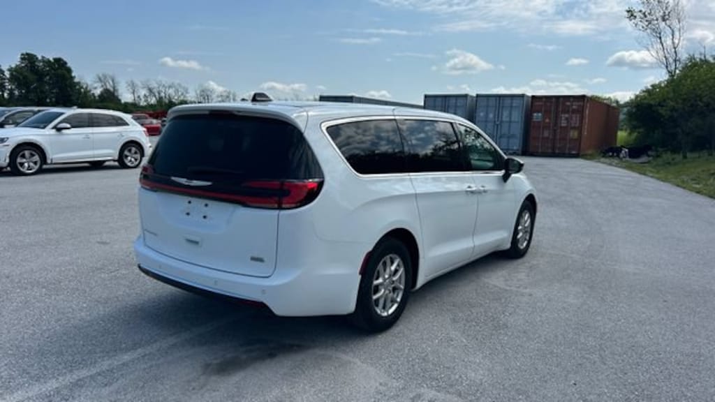 Used 2024 Chrysler Pacifica Touring L Van Passenger Van