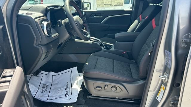 2026 Chevrolet Colorado Z71 - Photo 14
