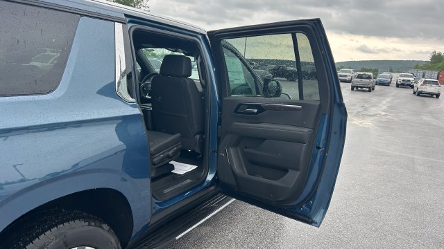 2026 Chevrolet Suburban LT - Photo 42