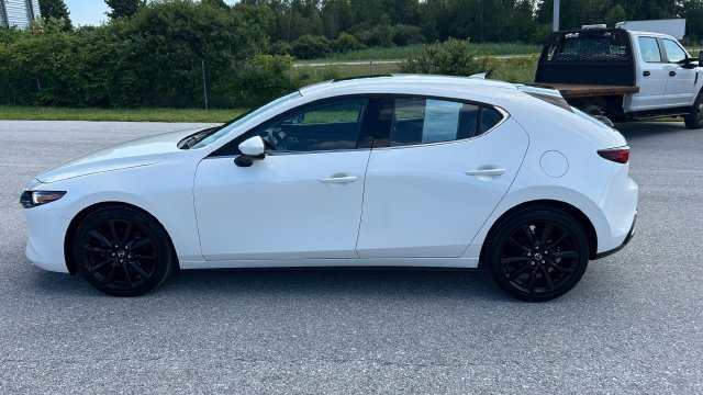 2021 Mazda Mazda3 Premium - Photo 8