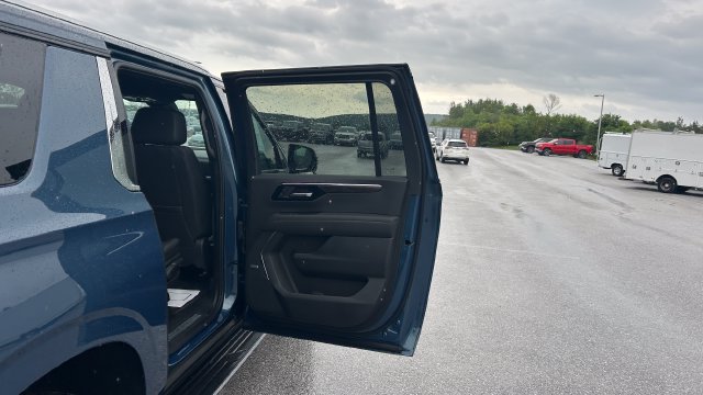 2026 Chevrolet Suburban LT - Photo 43