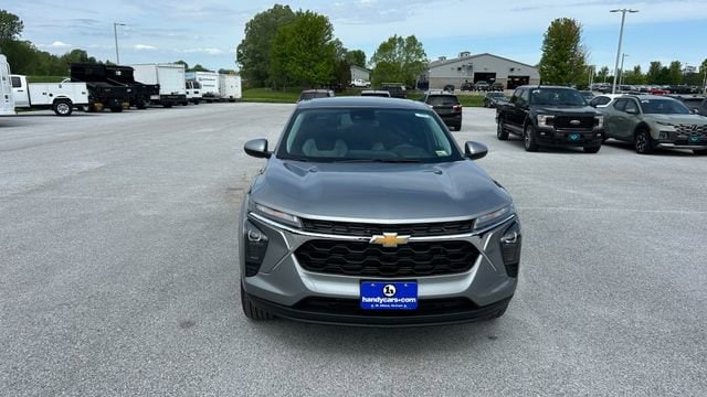 2026 Chevrolet Trax LS - Photo 8
