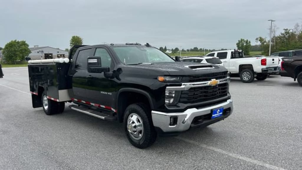 Used 2024 Chevrolet Silverado 3500 HD Chassis Cab LT Chassis Cab Truck