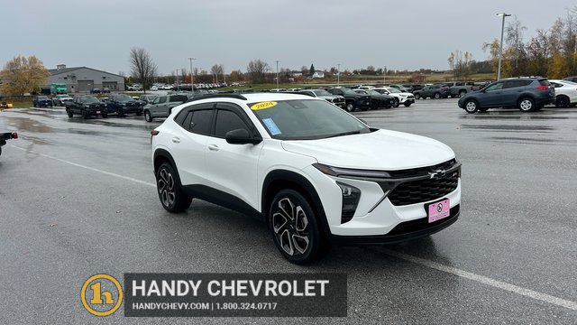 2025 Chevrolet Trax RS's photo