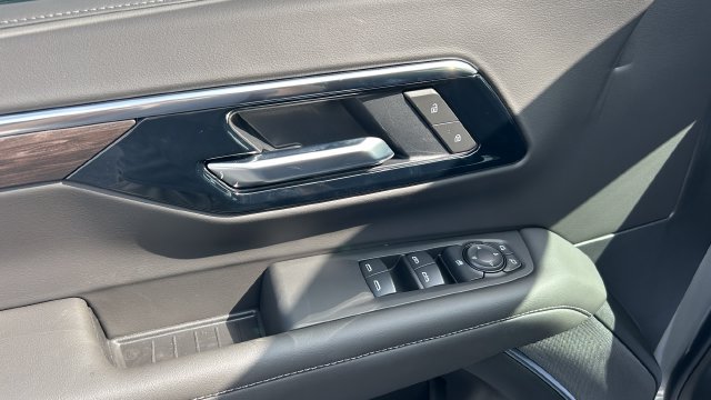 2026 Chevrolet Suburban LS - Photo 18