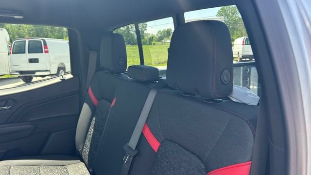 2026 Chevrolet Colorado Z71 - Photo 32