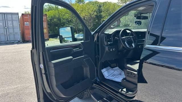 2024 GMC Sierra 2500HD SLE - Photo 9