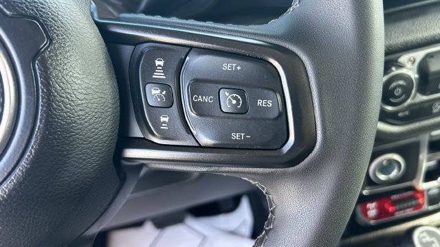 2025 Jeep Wrangler 4-Door Willys - Photo 25