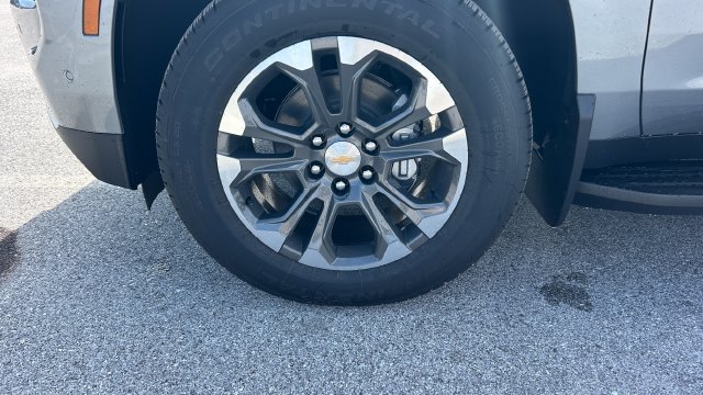 2026 Chevrolet Suburban LS - Photo 12